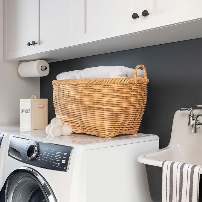 71swImX3ZL._AC_SX679_.jpg Oval wicker laundry basket, large size, suitable for bedroom clothing organization - Image 1